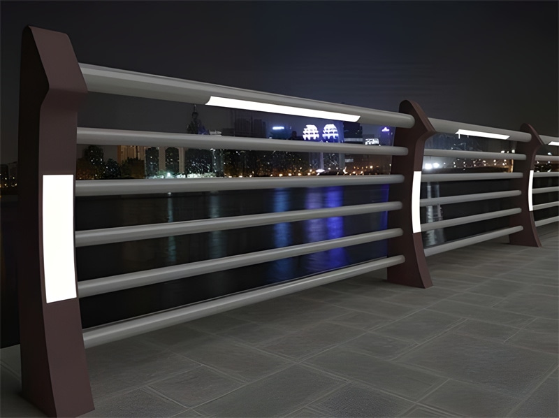 现货灯光护栏市场成交尚可